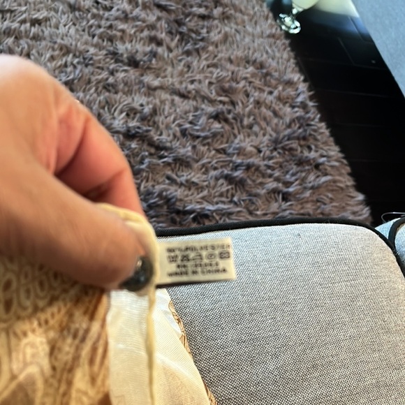 Italy Design 100 % polyester super lightweight and flows.  Has a skull design. - Picture 6 of 6